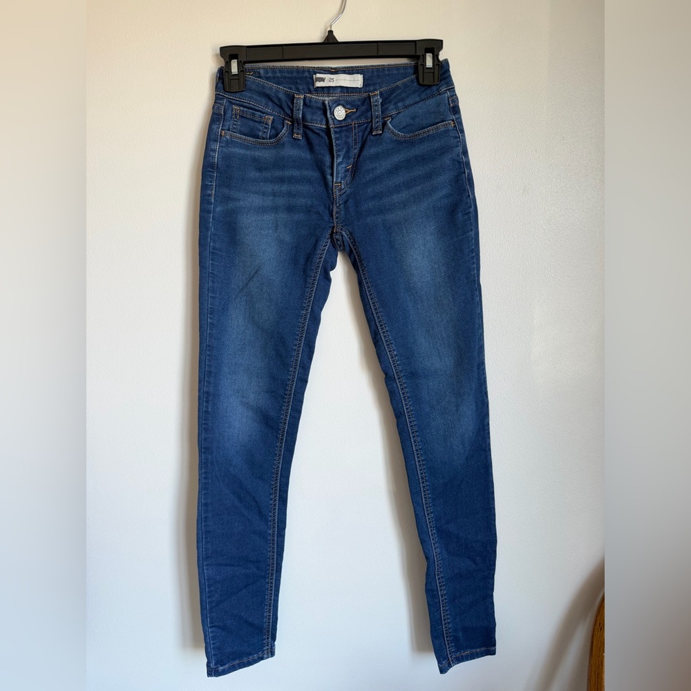 Levi’s Women’s Skinny Jeans Medium Wash Size 25